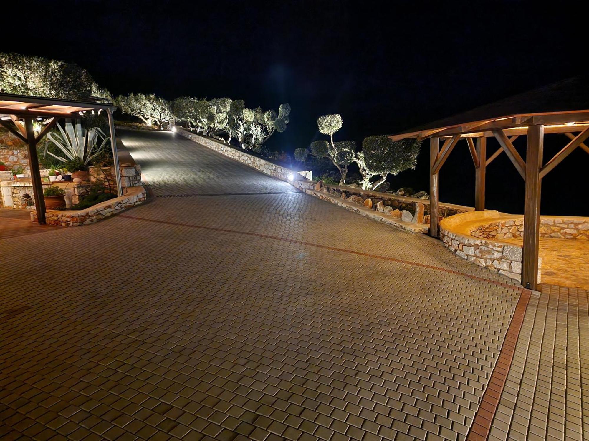 Focalion Castle Luxury Suites Pyrgos Dirou ภายนอก รูปภาพ