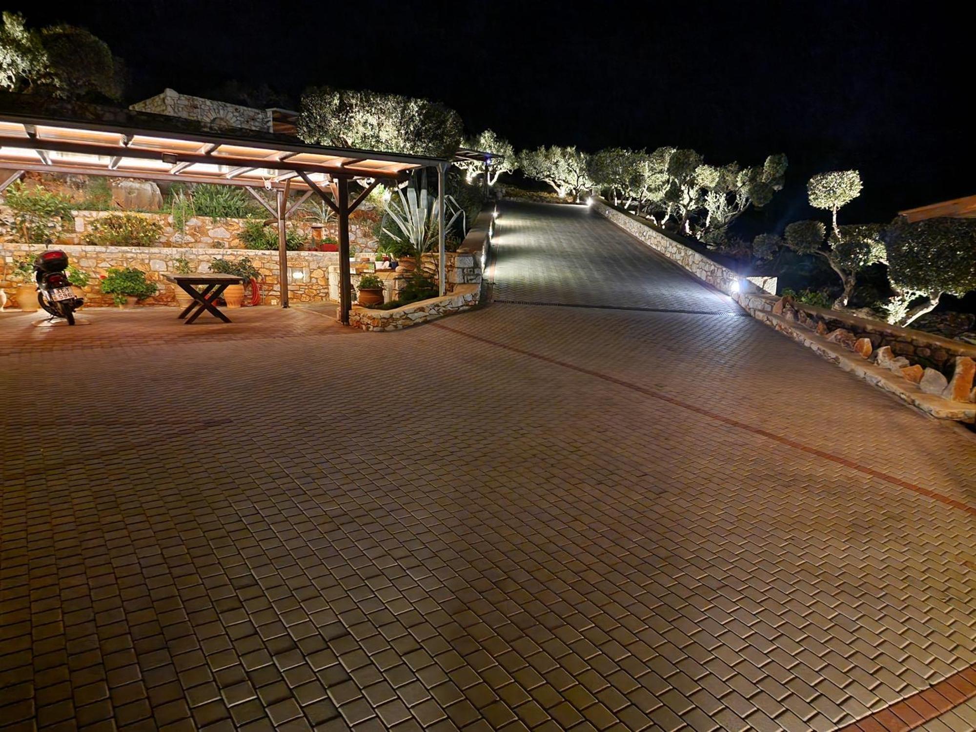 Focalion Castle Luxury Suites Pyrgos Dirou ภายนอก รูปภาพ