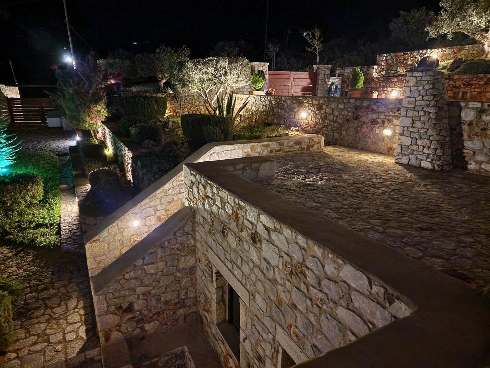 Focalion Castle Luxury Suites Pyrgos Dirou ภายนอก รูปภาพ