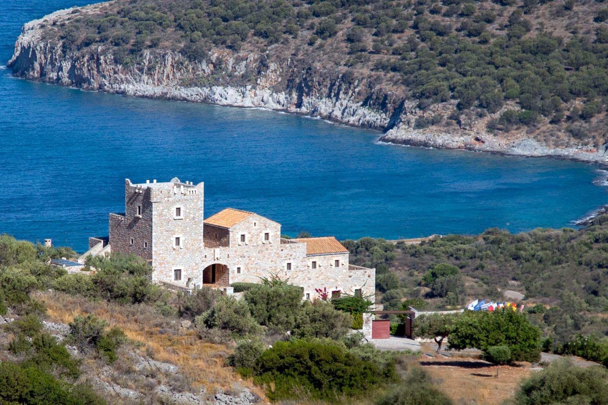 Focalion Castle Luxury Suites Pyrgos Dirou ภายนอก รูปภาพ