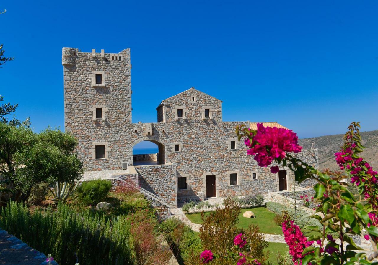 Focalion Castle Luxury Suites Pyrgos Dirou ภายนอก รูปภาพ