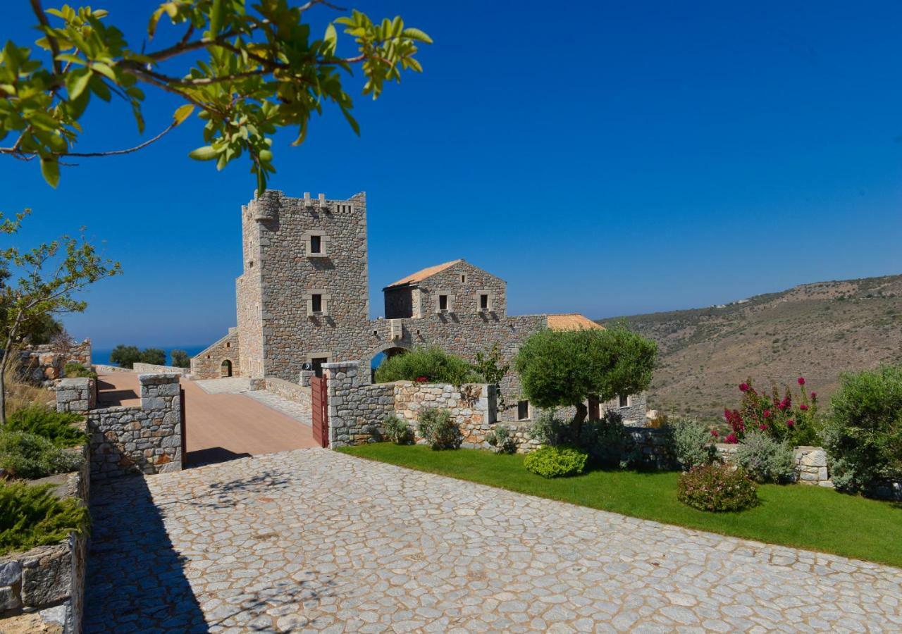 Focalion Castle Luxury Suites Pyrgos Dirou ภายนอก รูปภาพ