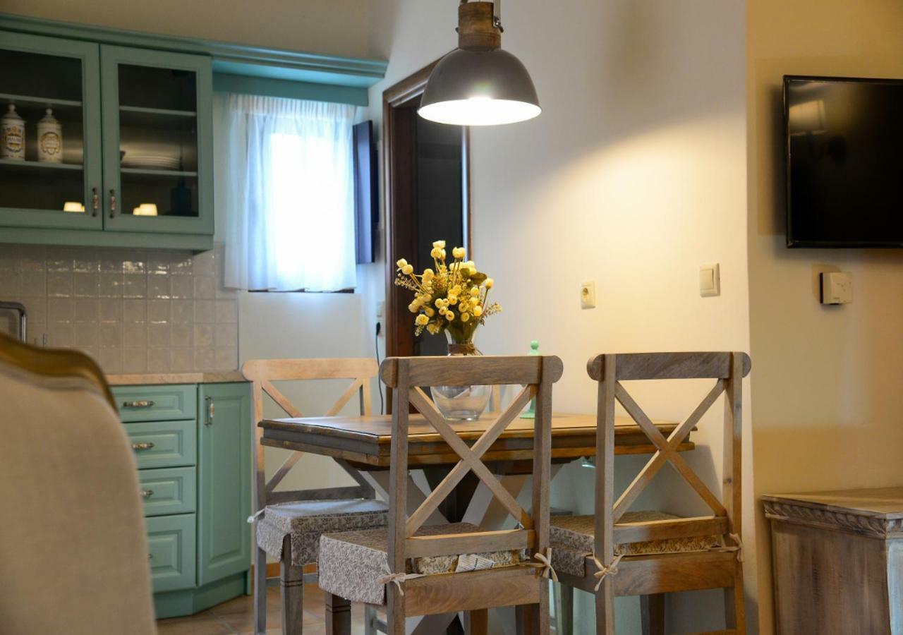 Focalion Castle Luxury Suites Pyrgos Dirou ภายนอก รูปภาพ