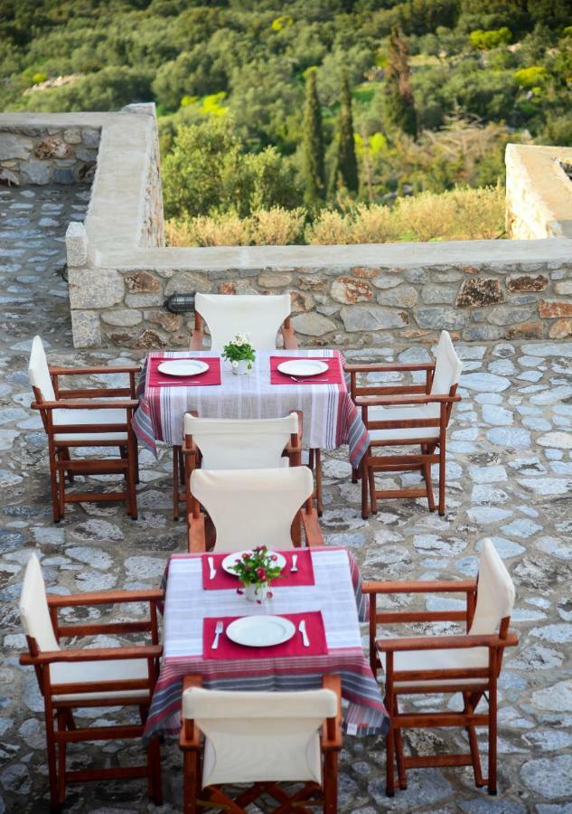 Focalion Castle Luxury Suites Pyrgos Dirou ภายนอก รูปภาพ