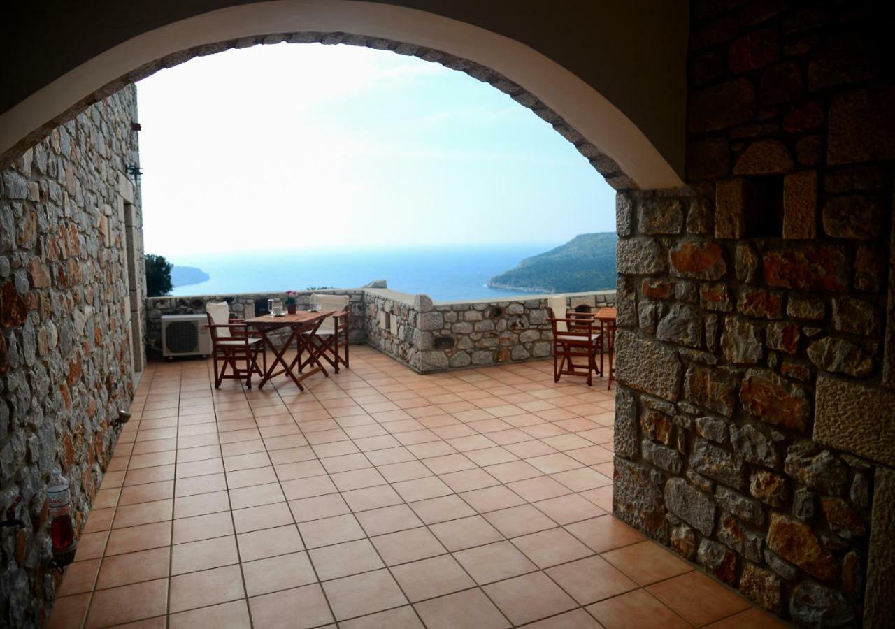 Focalion Castle Luxury Suites Pyrgos Dirou ภายนอก รูปภาพ