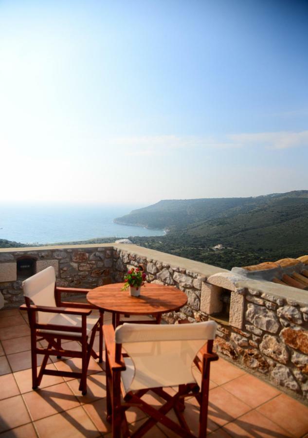 Focalion Castle Luxury Suites Pyrgos Dirou ภายนอก รูปภาพ